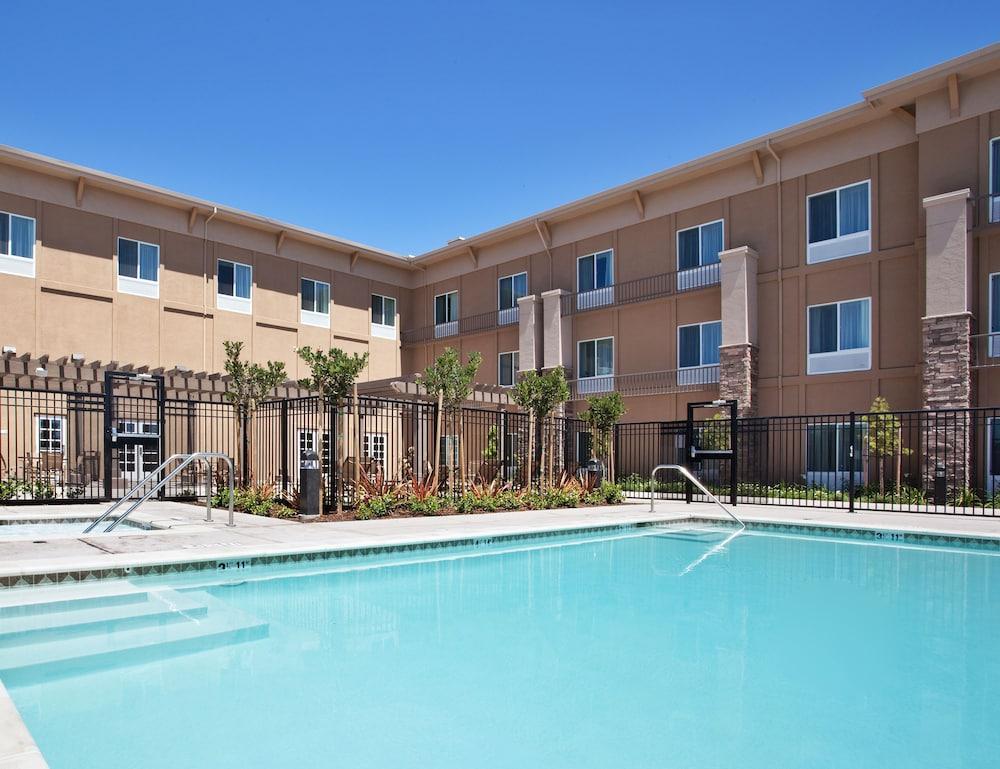 Holiday Inn Express Hotel & Suites Napa Valley-American Canyon By Ihg Exterior photo