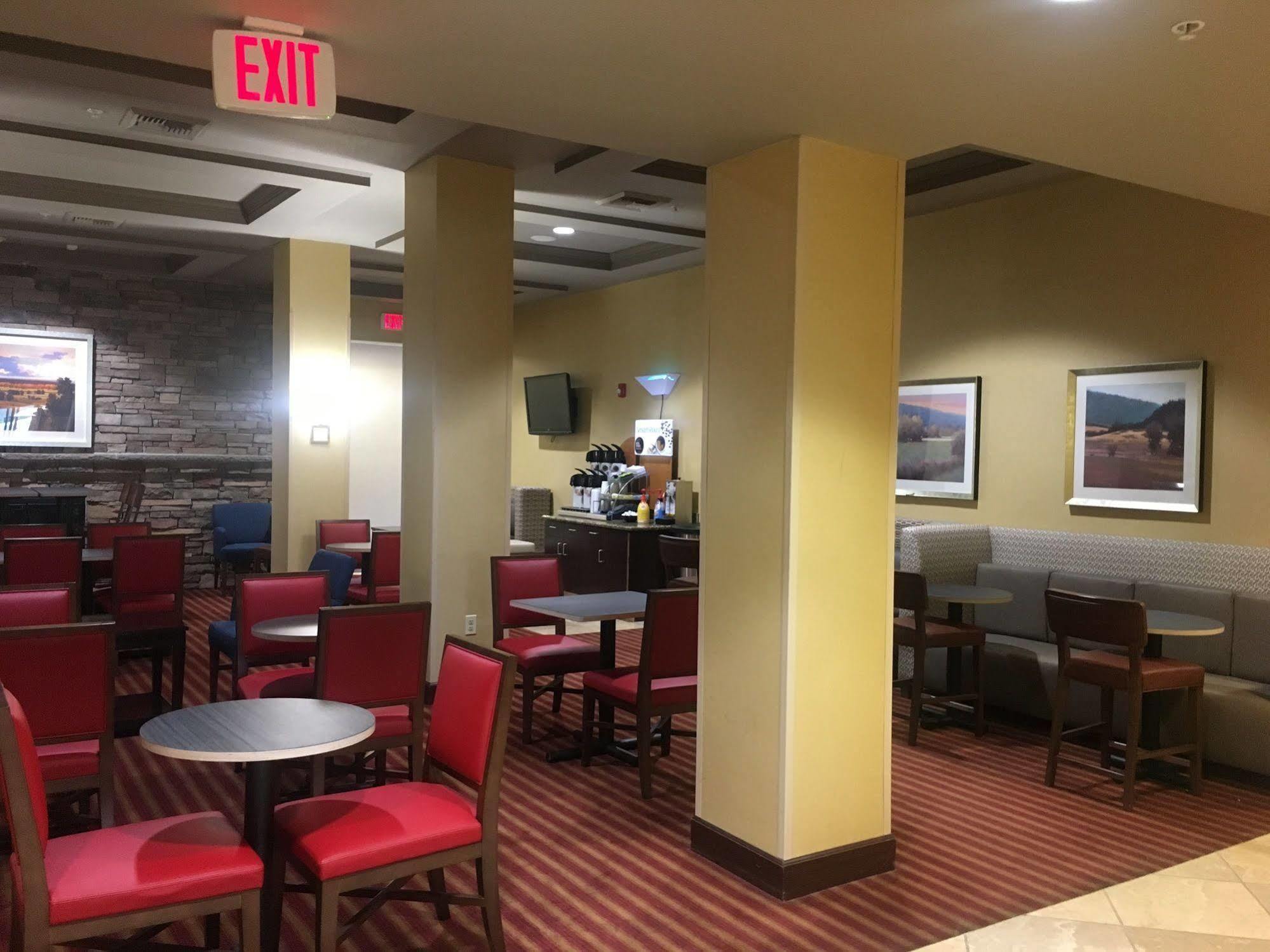 Holiday Inn Express Hotel & Suites Napa Valley-American Canyon By Ihg Exterior photo