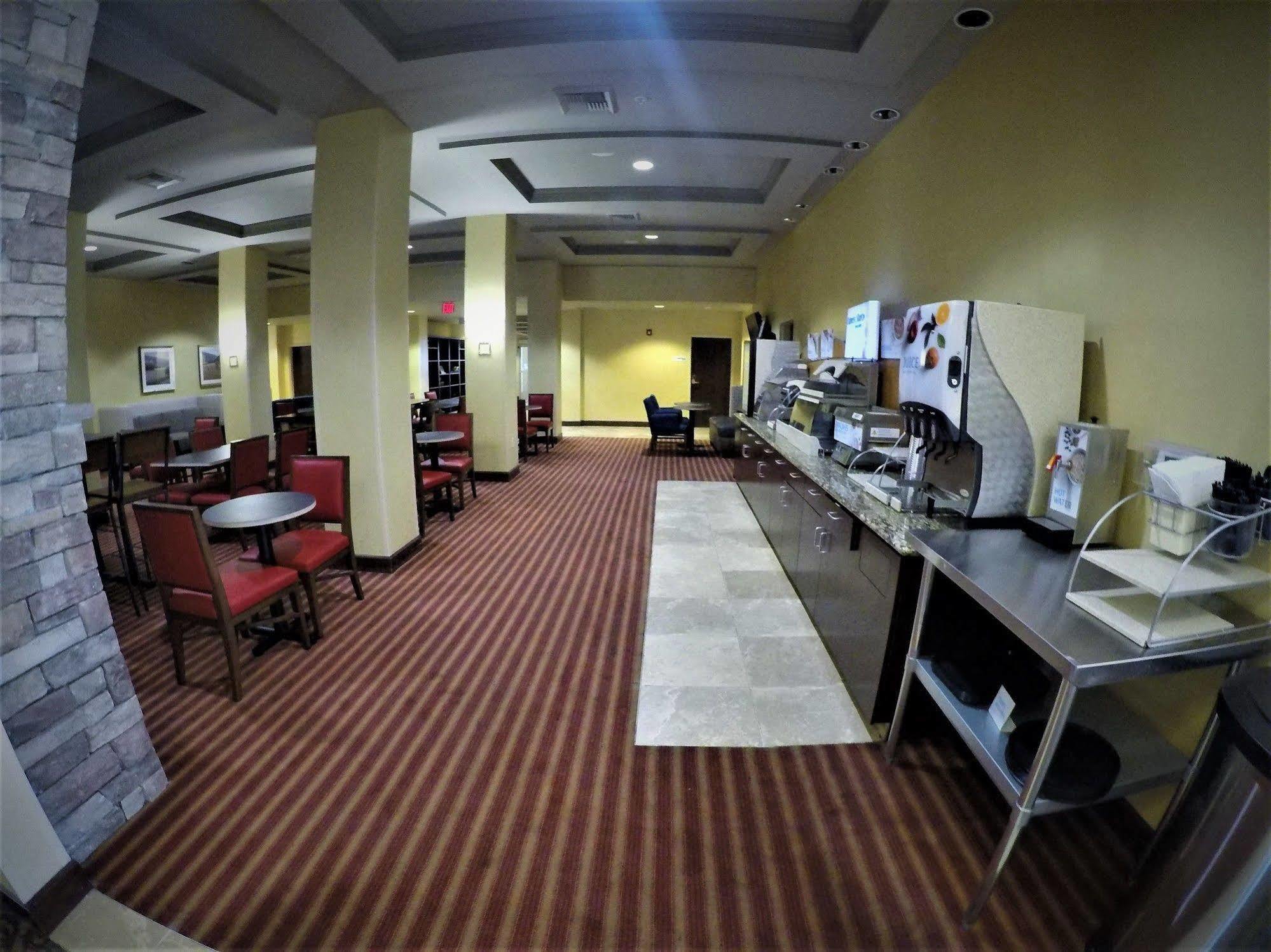 Holiday Inn Express Hotel & Suites Napa Valley-American Canyon By Ihg Exterior photo